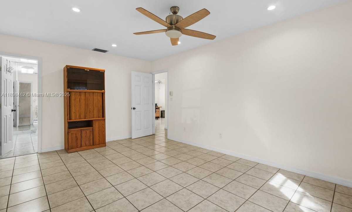 Small Image of 9817 SOUTH WEST 194TH ST, Cutler Bay Number 20
