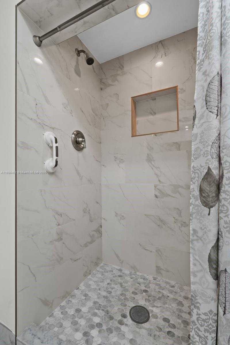 Small Image of 9817 SOUTH WEST 194TH ST, Cutler Bay Number 22