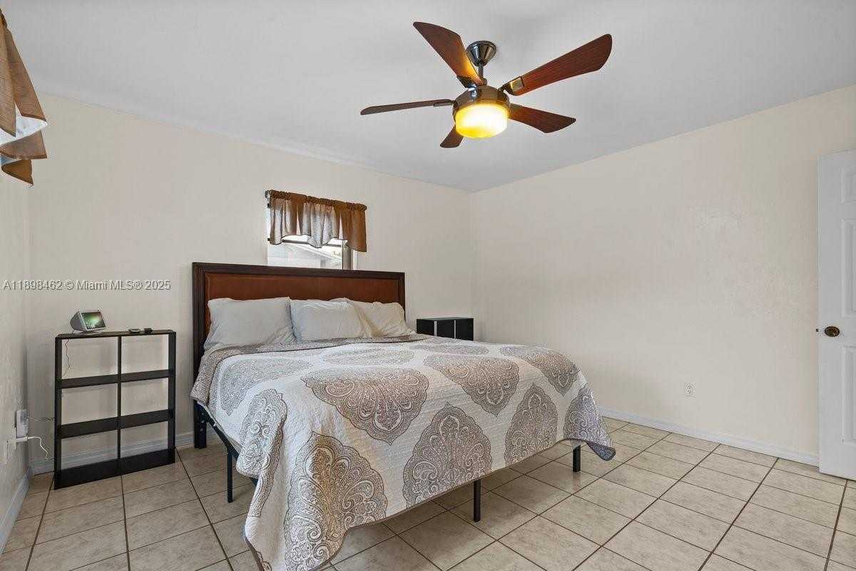 Small Image of 9817 SOUTH WEST 194TH ST, Cutler Bay Number 23