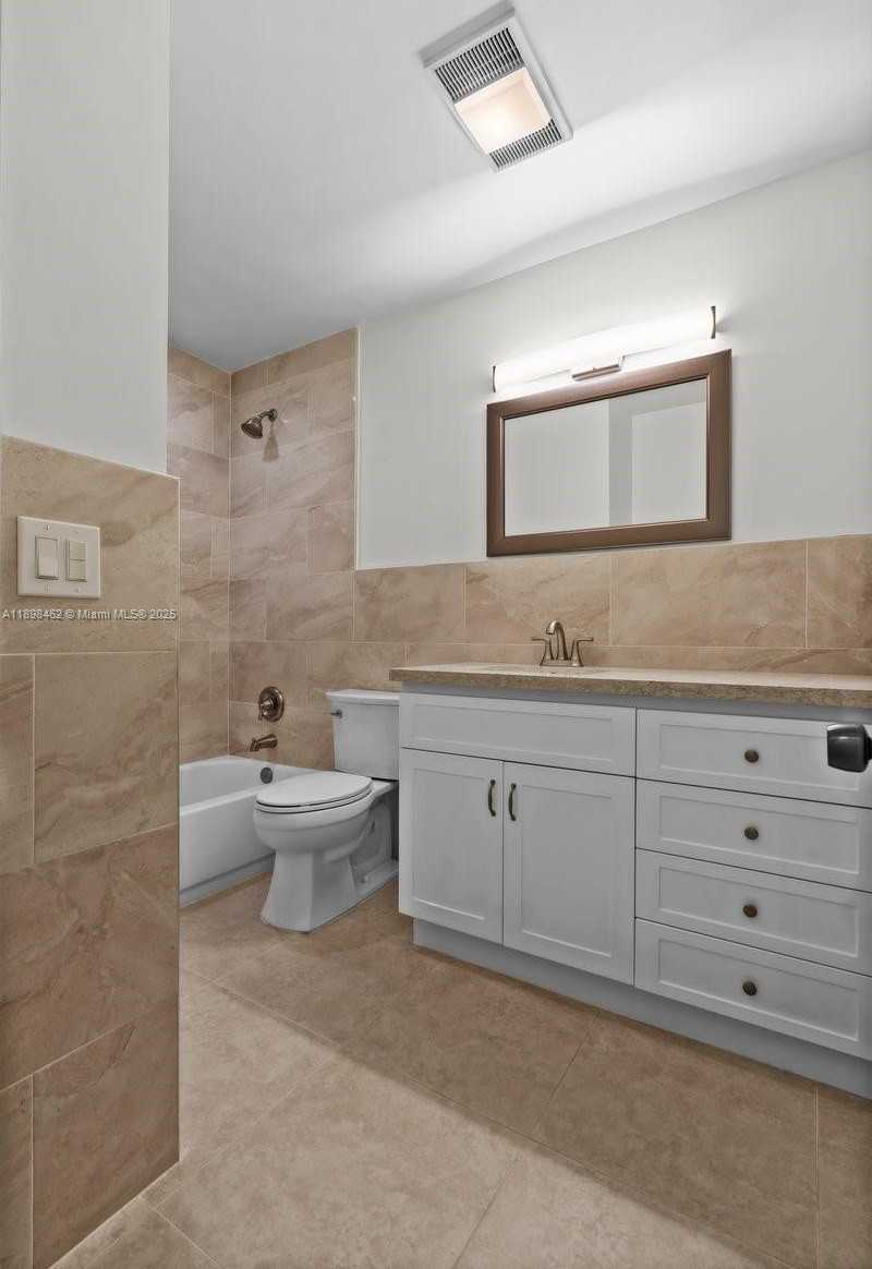 Small Image of 9817 SOUTH WEST 194TH ST, Cutler Bay Number 25