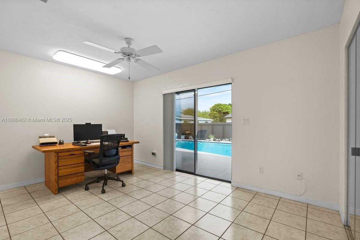 Small Image of 9817 SOUTH WEST 194TH ST, Cutler Bay Number 27