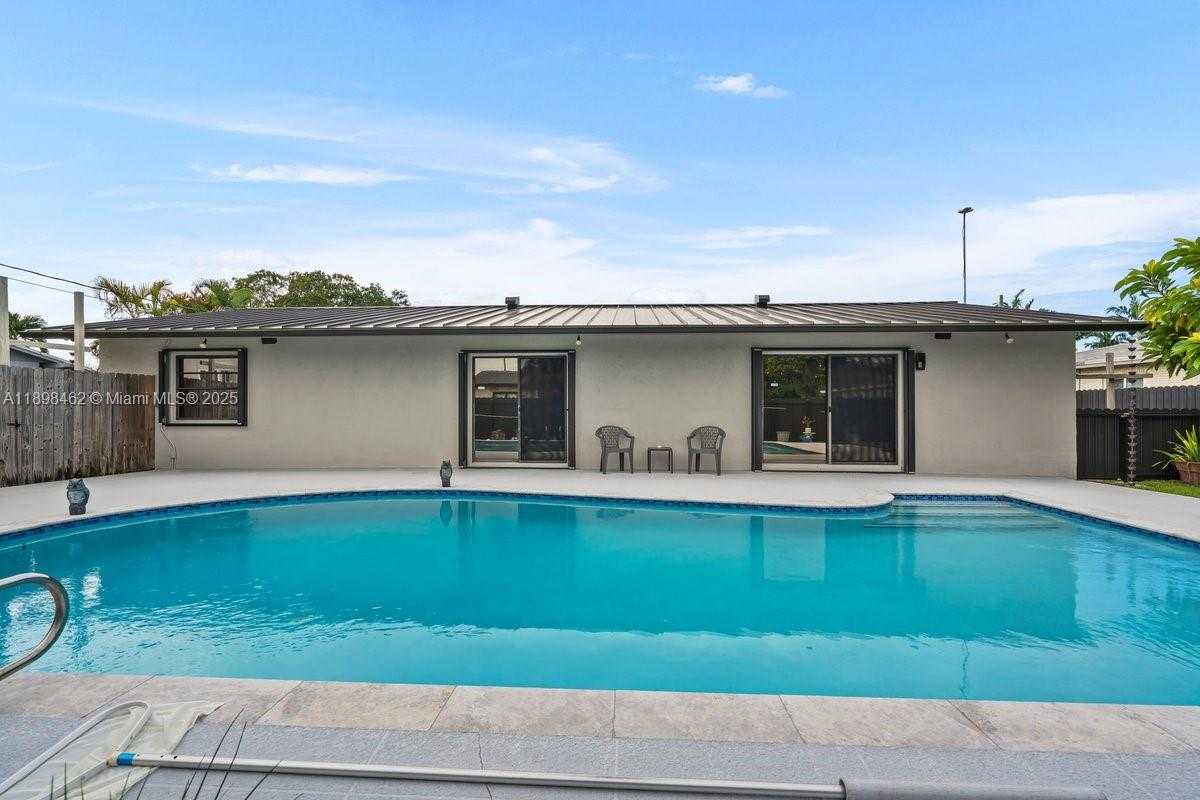 Small Image of 9817 SOUTH WEST 194TH ST, Cutler Bay Number 28