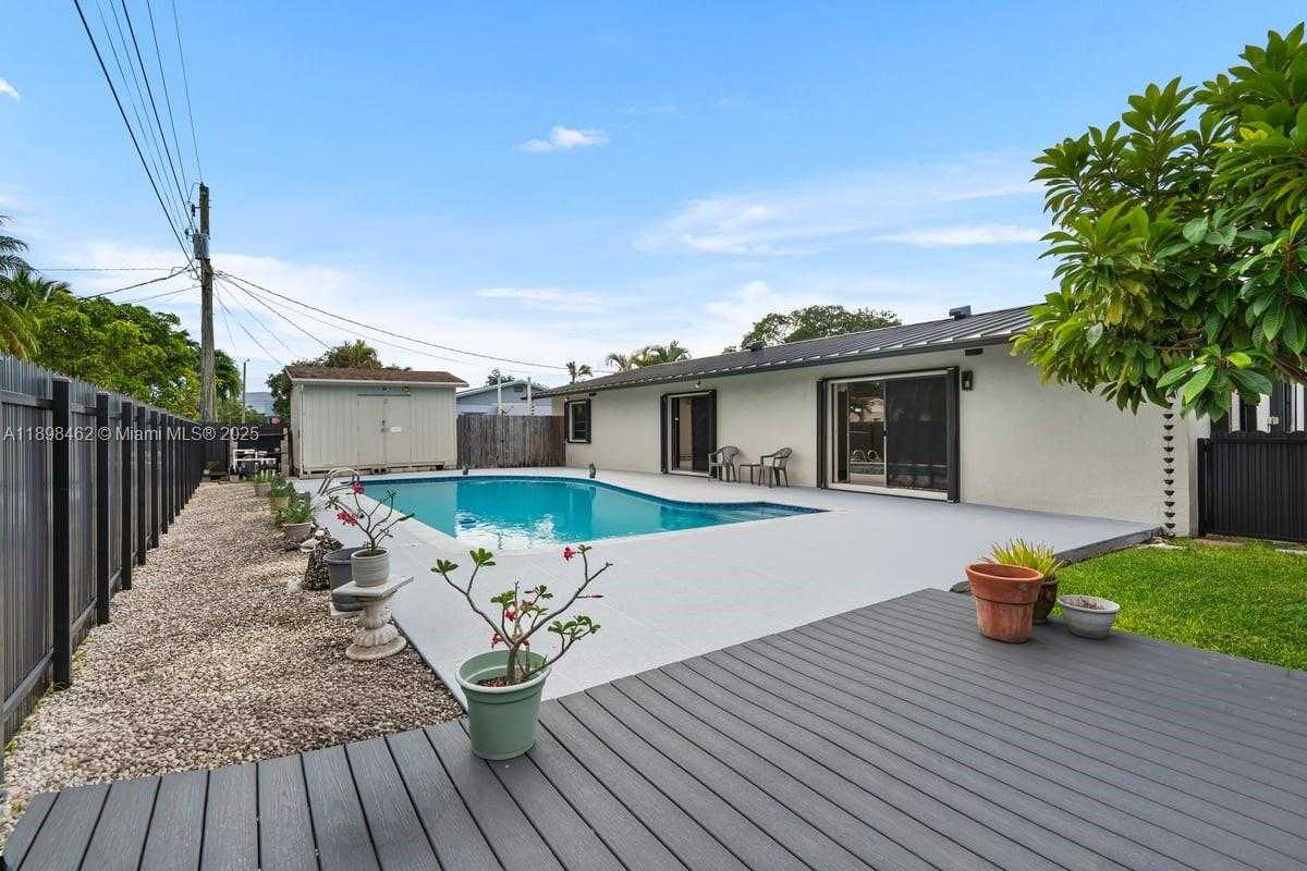 Small Image of 9817 SOUTH WEST 194TH ST, Cutler Bay Number 29