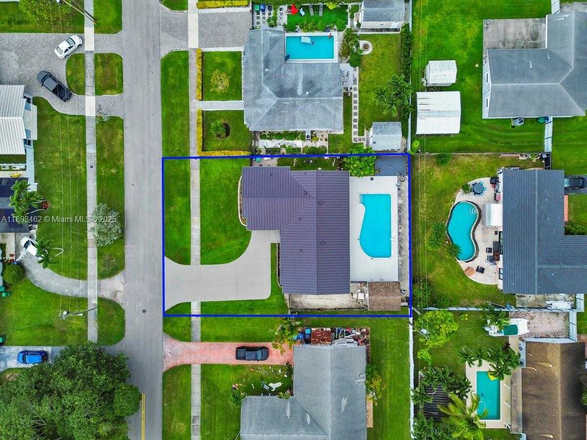Small Image of 9817 SOUTH WEST 194TH ST, Cutler Bay Number 37