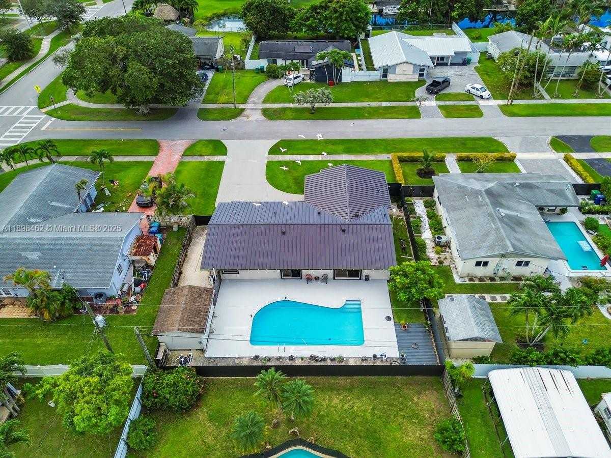 Small Image of 9817 SOUTH WEST 194TH ST, Cutler Bay Number 38