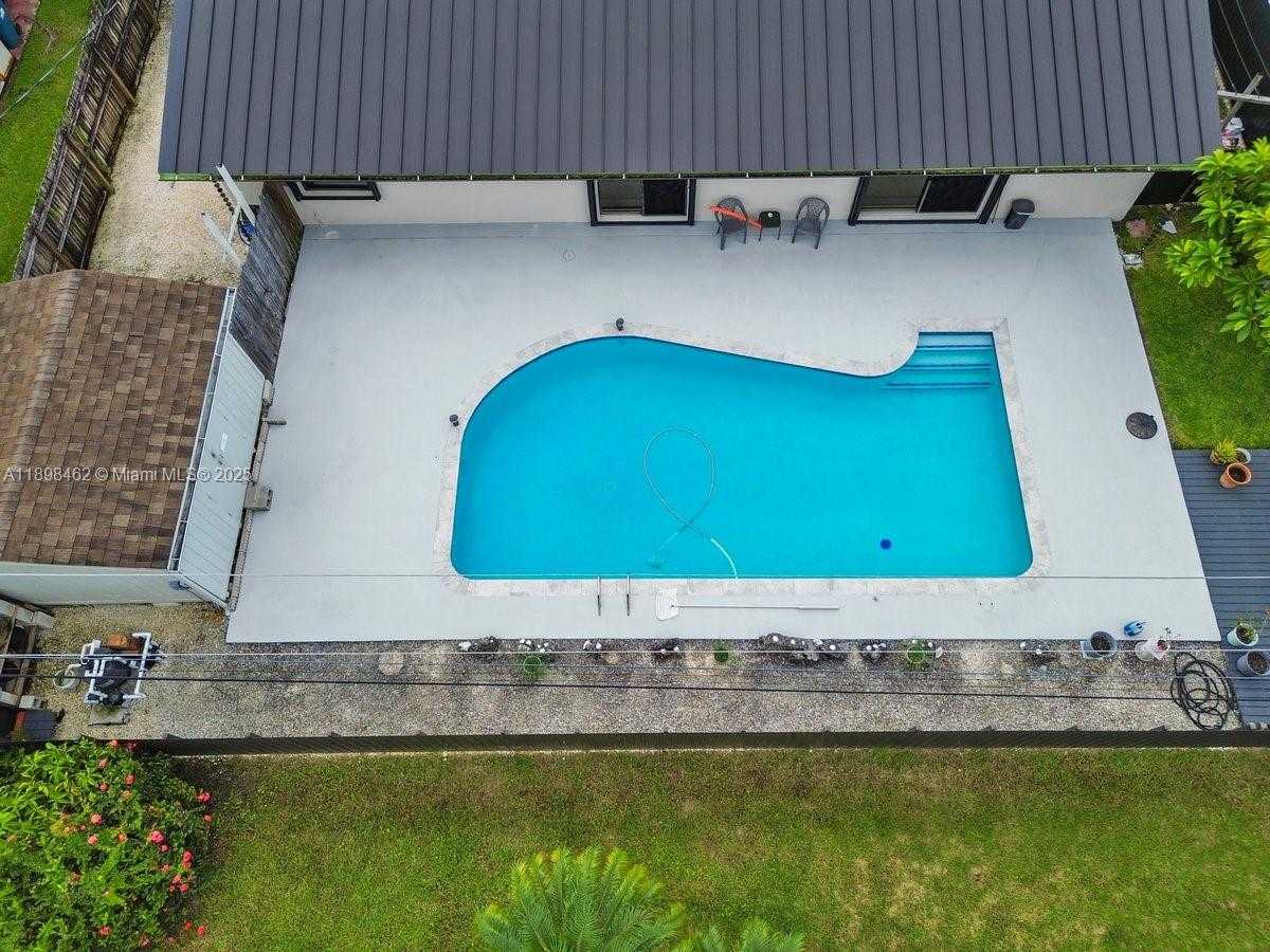 Small Image of 9817 SOUTH WEST 194TH ST, Cutler Bay Number 39