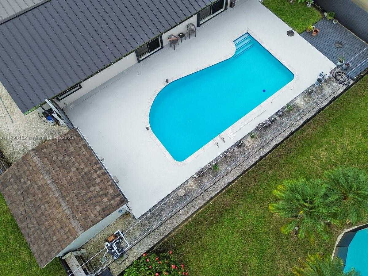 Small Image of 9817 SOUTH WEST 194TH ST, Cutler Bay Number 40