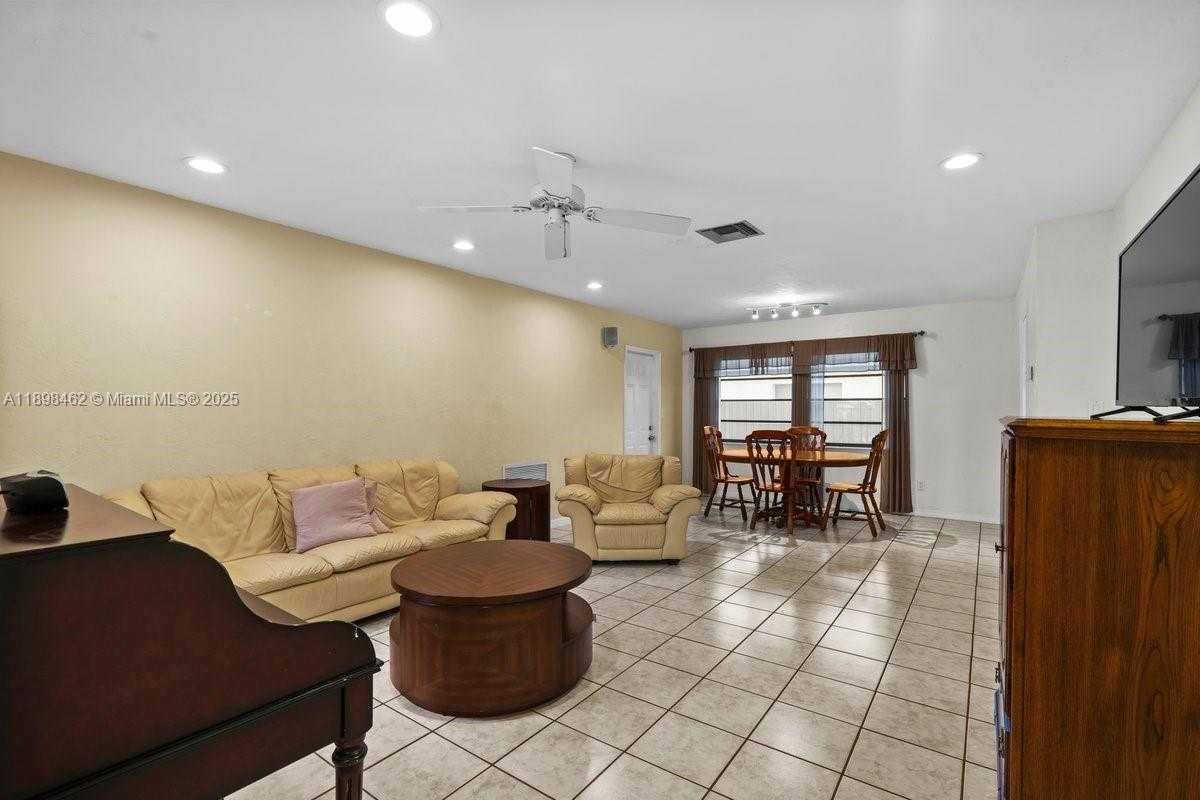 Small Image of 9817 SOUTH WEST 194TH ST, Cutler Bay Number 6
