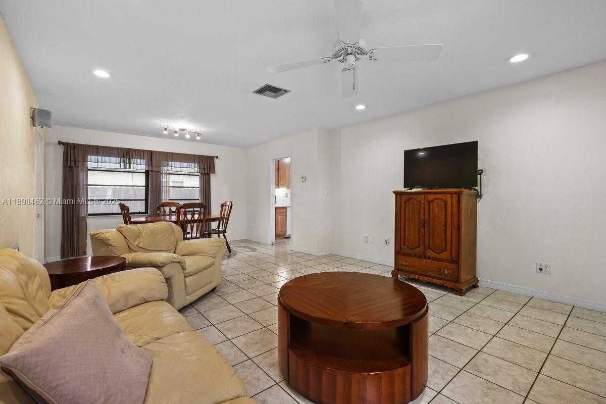 Small Image of 9817 SOUTH WEST 194TH ST, Cutler Bay Number 7