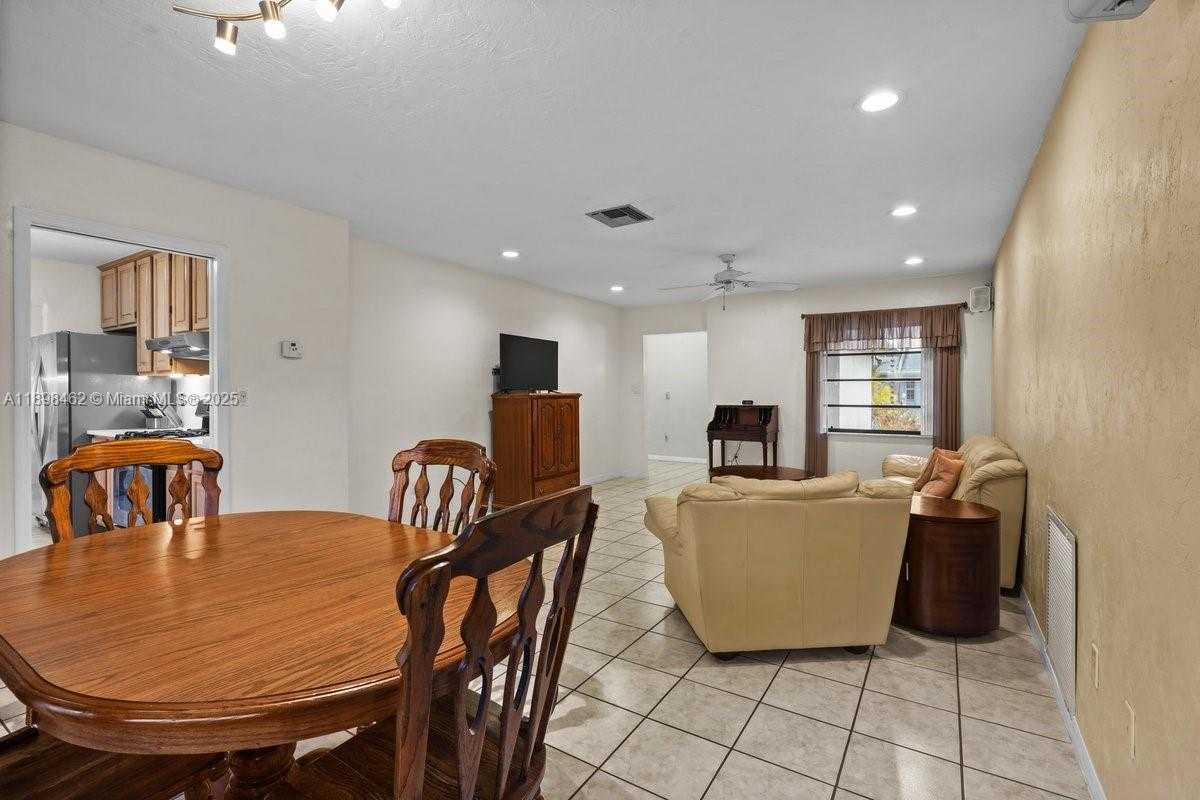 Small Image of 9817 SOUTH WEST 194TH ST, Cutler Bay Number 8