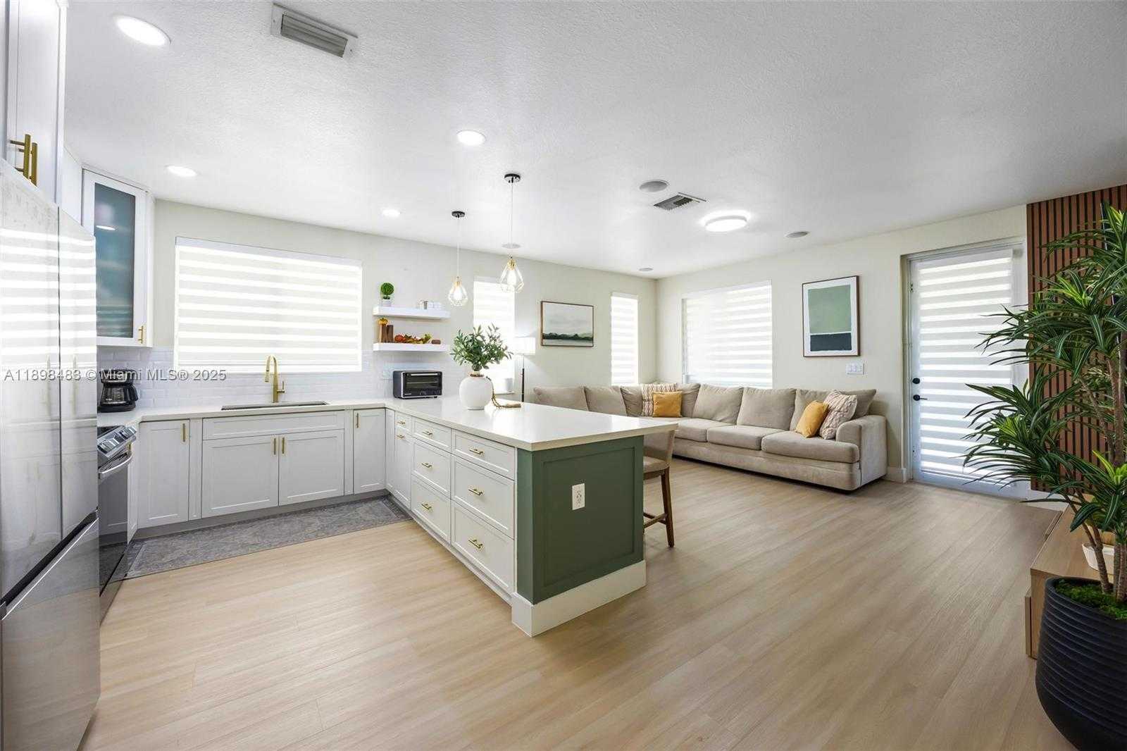 Small Image of 20459 NORTH WEST 14TH CT, Miami Gardens Number 10