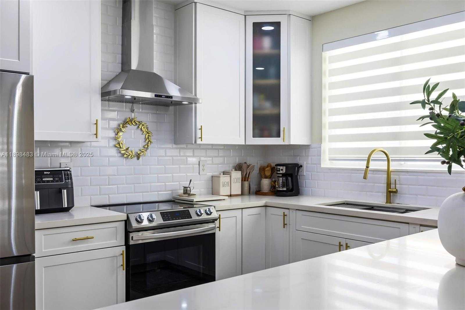 Small Image of 20459 NORTH WEST 14TH CT, Miami Gardens Number 15