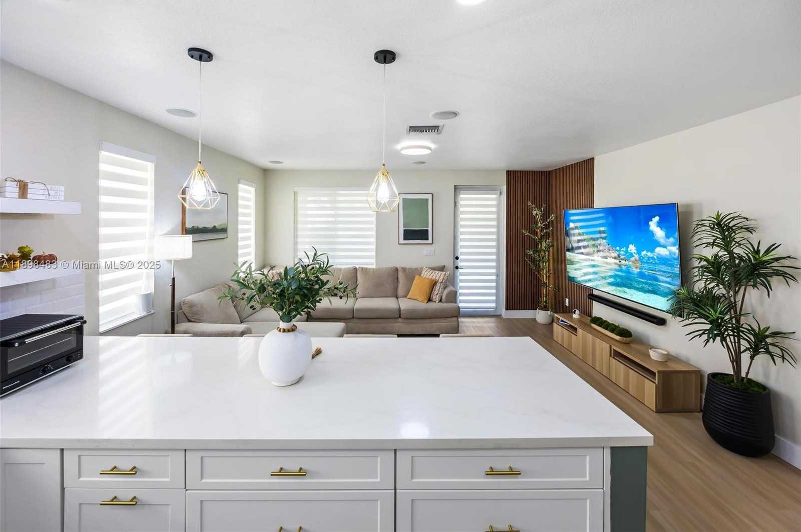 Small Image of 20459 NORTH WEST 14TH CT, Miami Gardens Number 19
