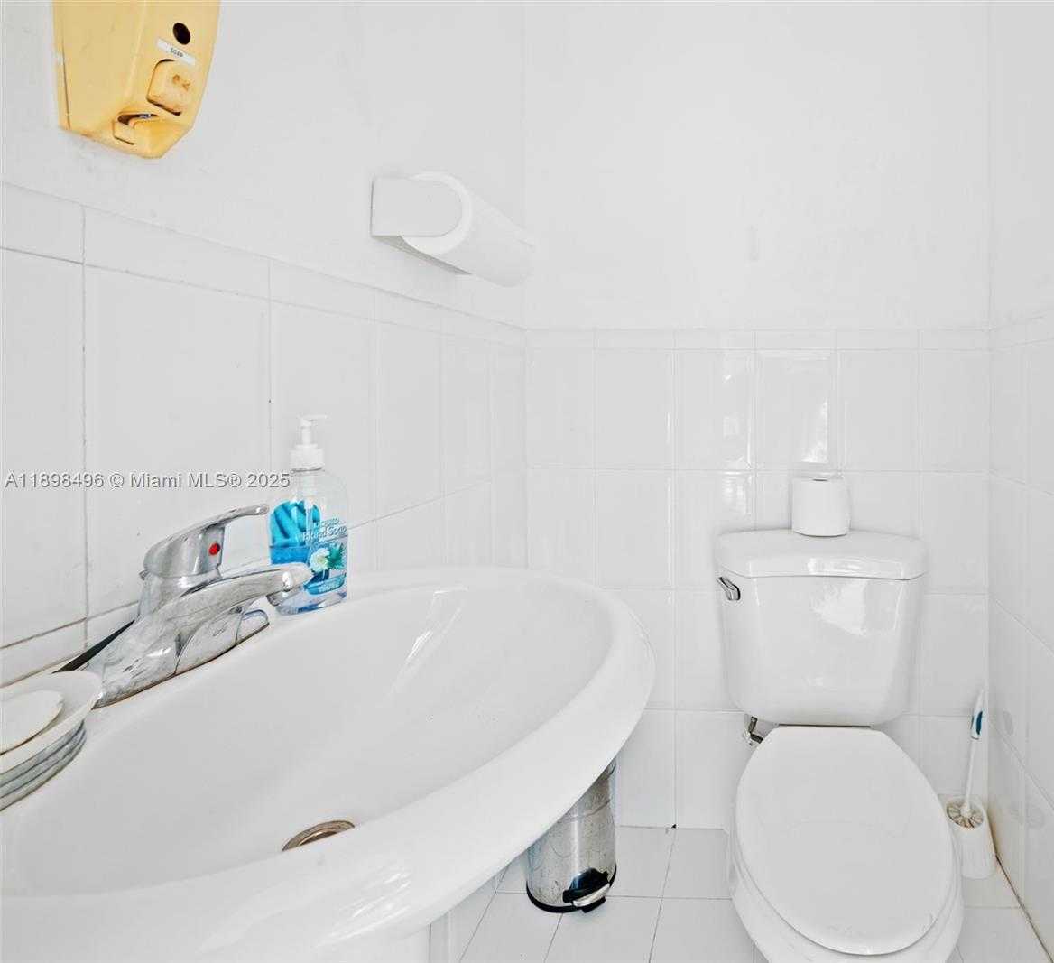 Small Image of 100 EAST 37TH ST, Hialeah Number 9