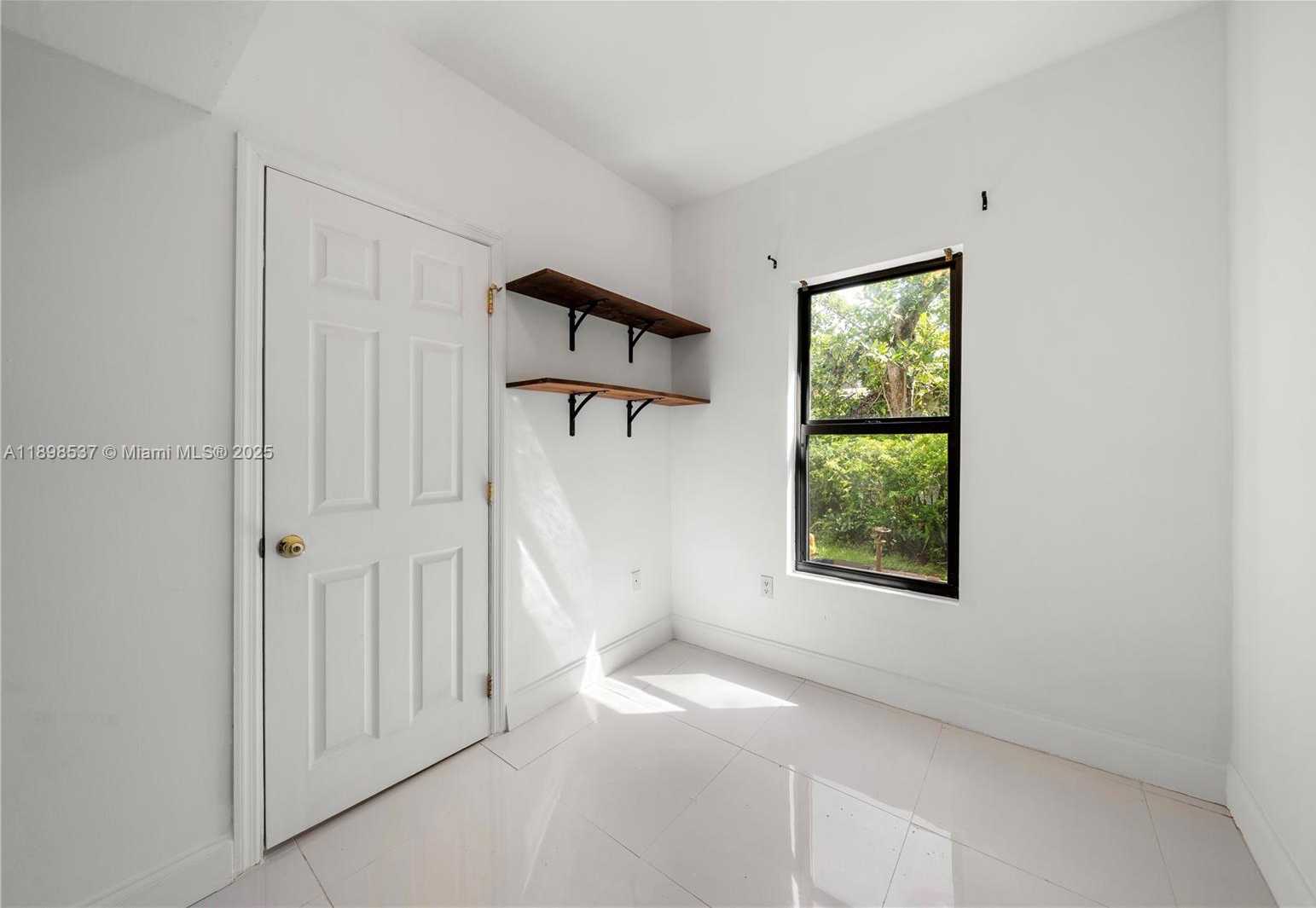 Small Image of 472 NORTH EAST 130TH ST, North Miami Number 17