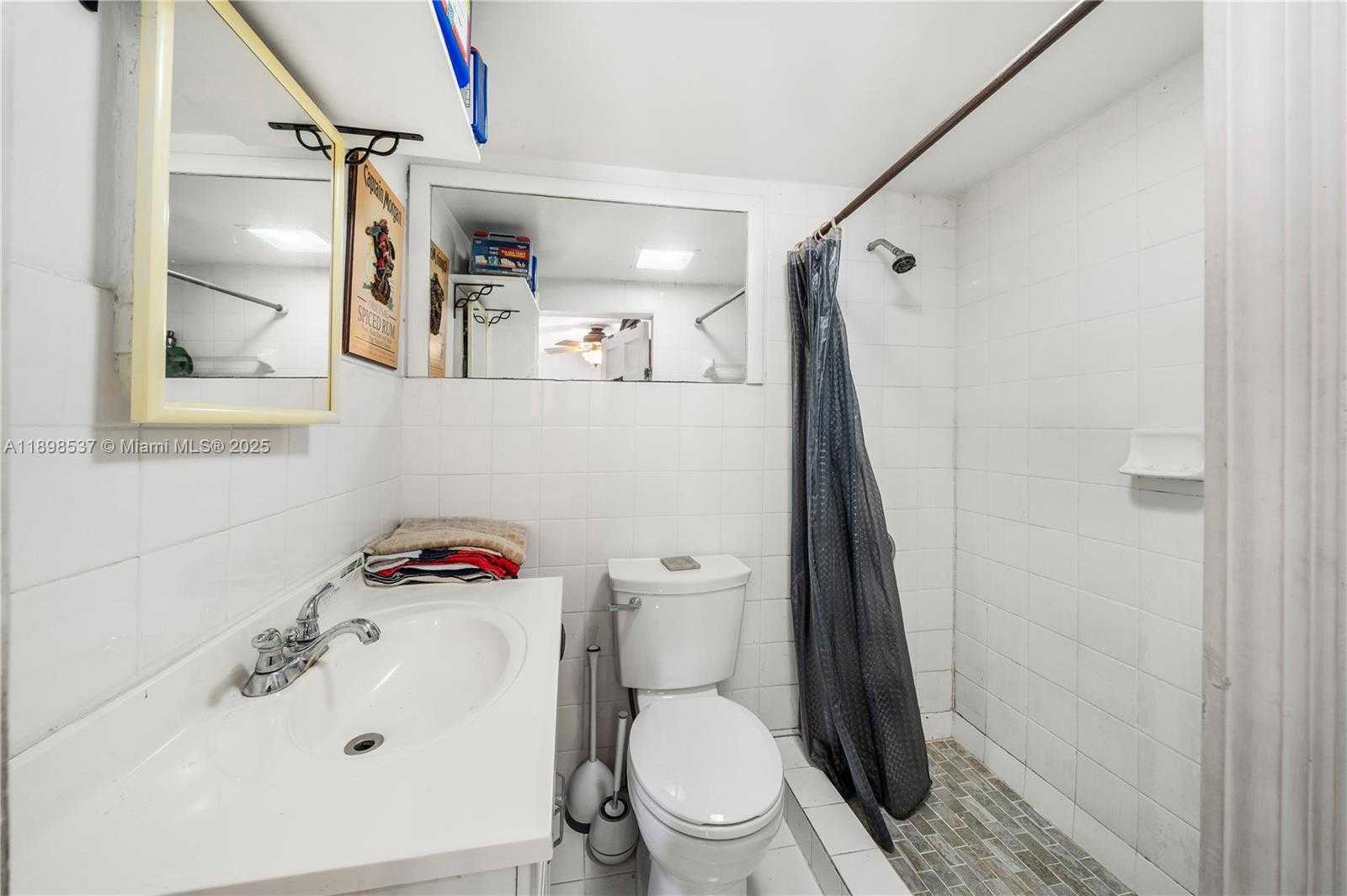 Small Image of 472 NORTH EAST 130TH ST, North Miami Number 19