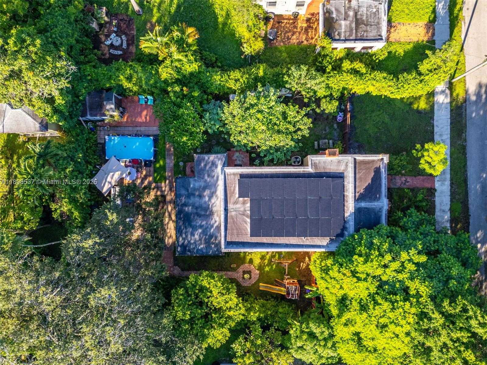 Small Image of 472 NORTH EAST 130TH ST, North Miami Number 21