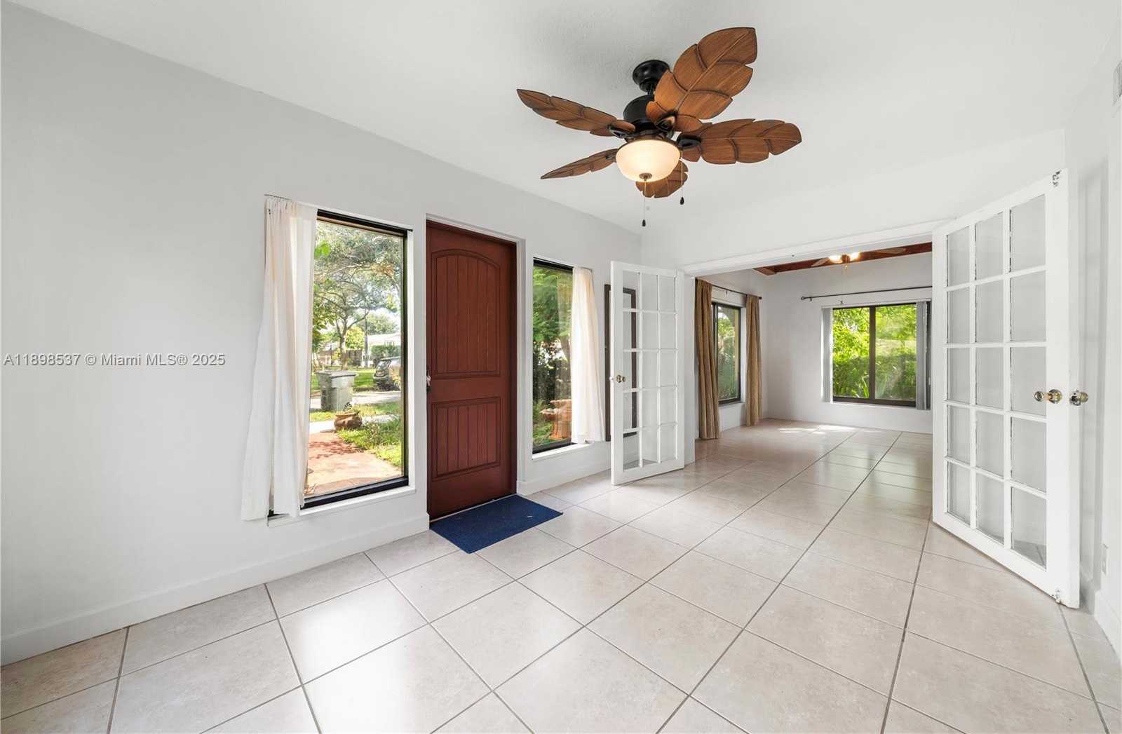 Small Image of 472 NORTH EAST 130TH ST, North Miami Number 4