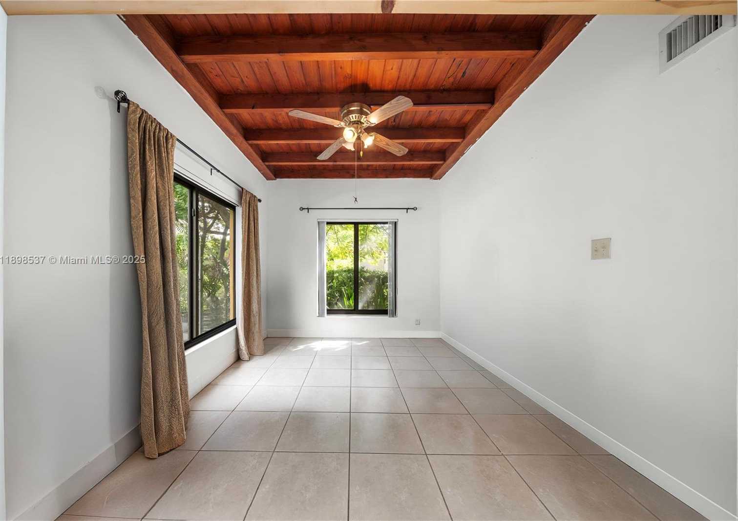Small Image of 472 NORTH EAST 130TH ST, North Miami Number 6