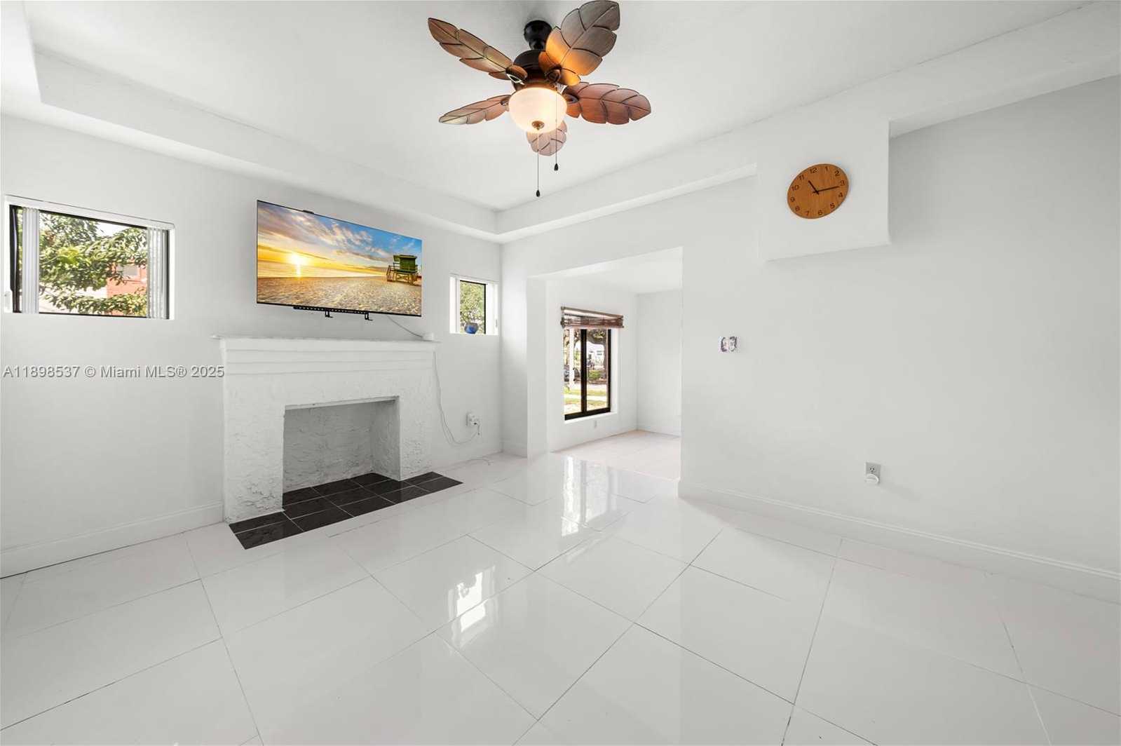 Small Image of 472 NORTH EAST 130TH ST, North Miami Number 8