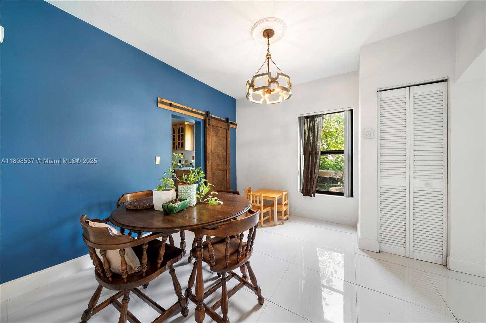 Small Image of 472 NORTH EAST 130TH ST, North Miami Number 9