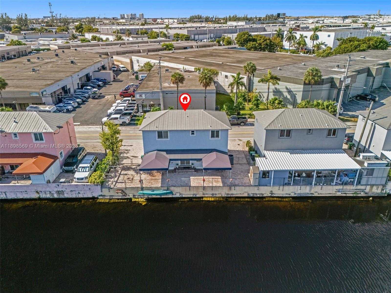 Small Image of 8357 NORTH WEST SOUTH RIVER DR, Medley Number 44