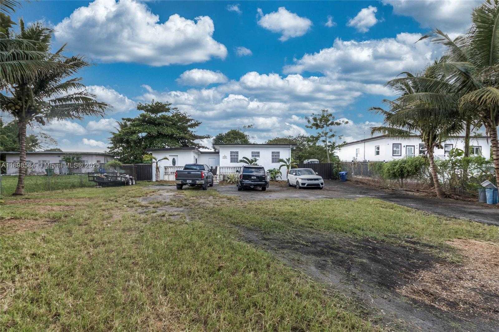 Small Image of 2020 NORTH WEST 107TH ST, Miami Number 1