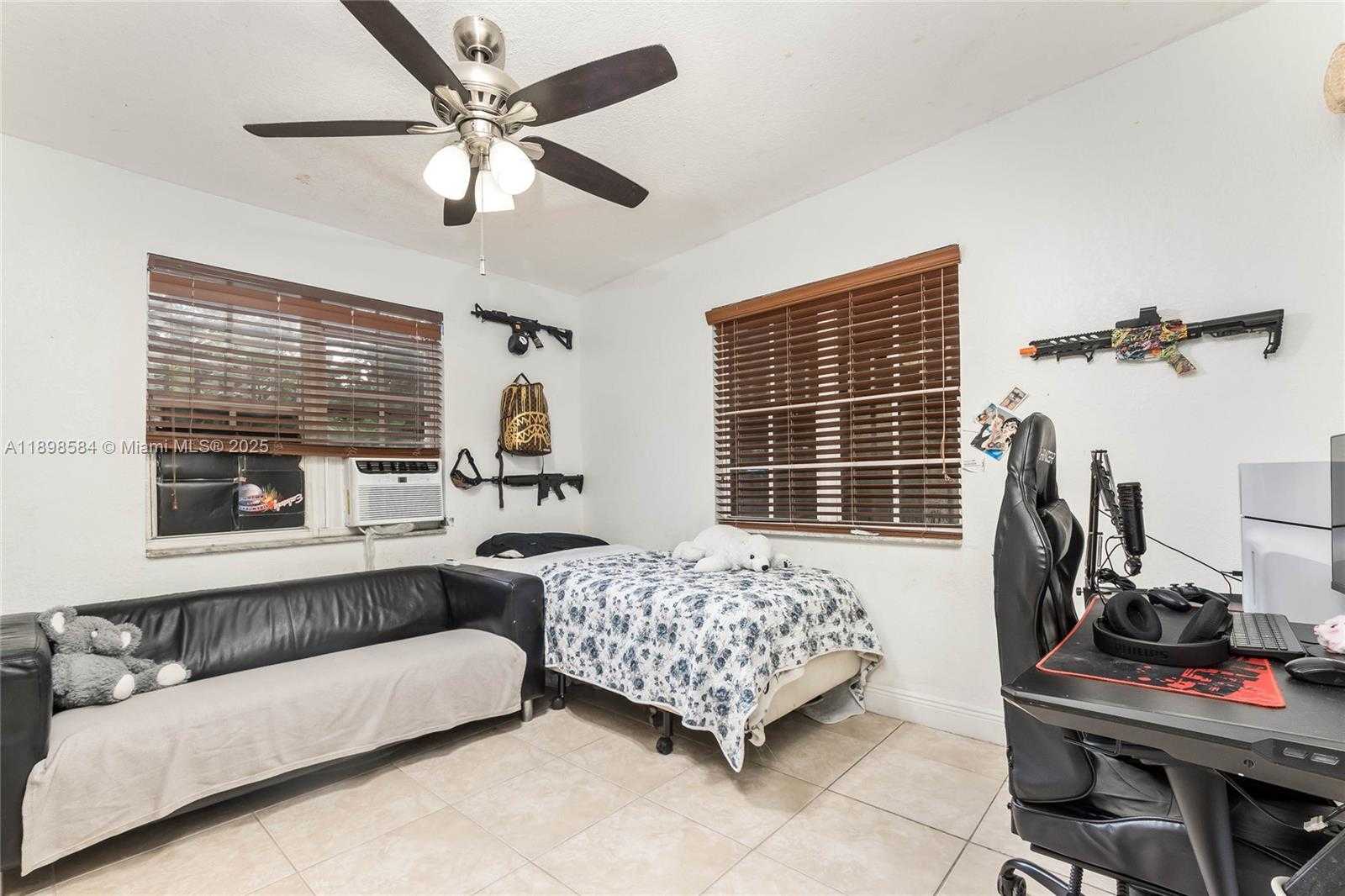 Small Image of 2020 NORTH WEST 107TH ST, Miami Number 16