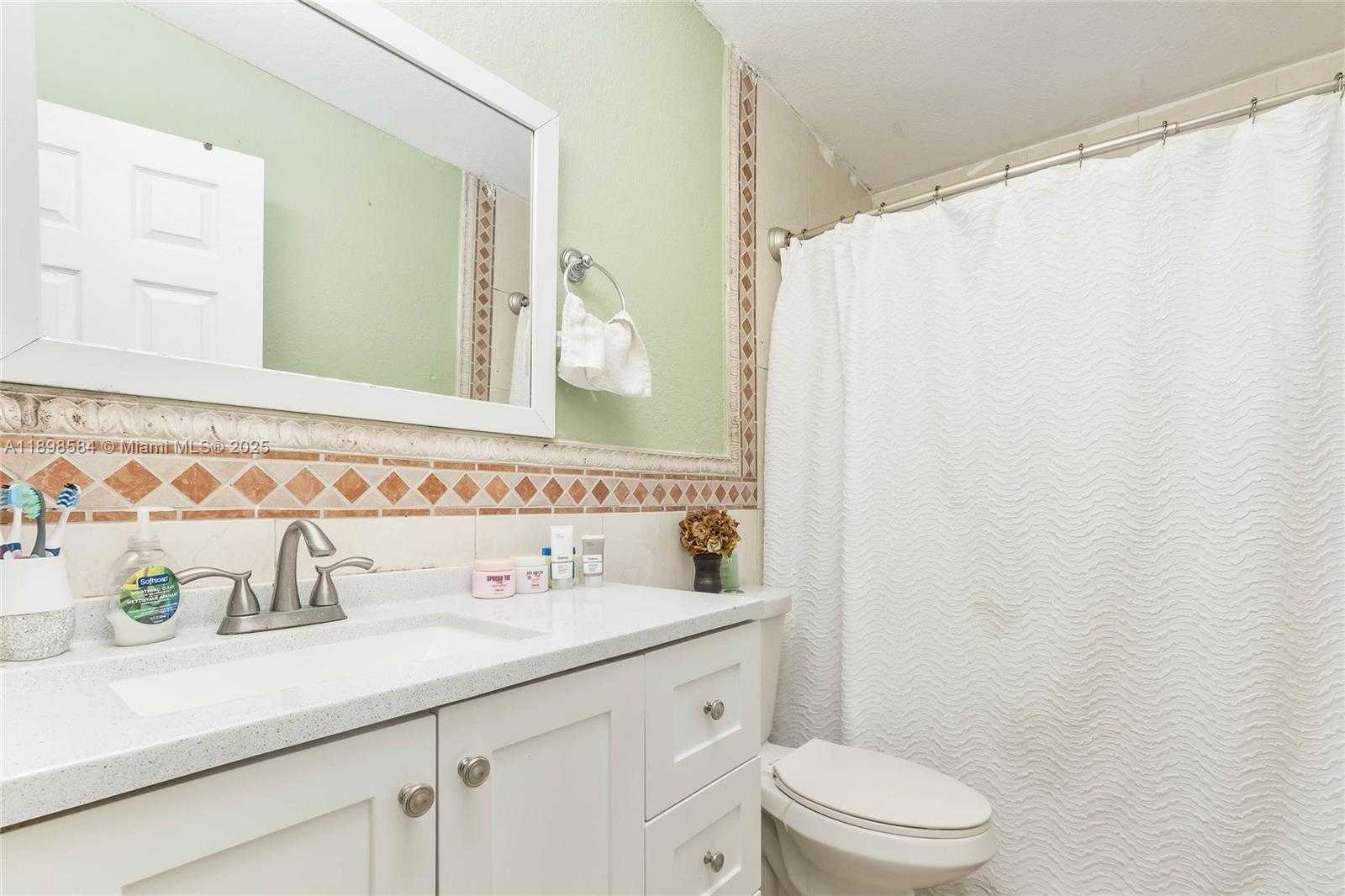 Small Image of 2020 NORTH WEST 107TH ST, Miami Number 17