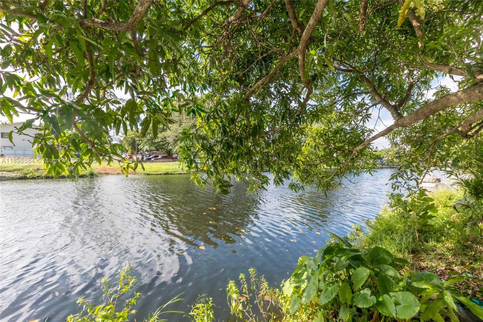 Small Image of 2020 NORTH WEST 107TH ST, Miami Number 29