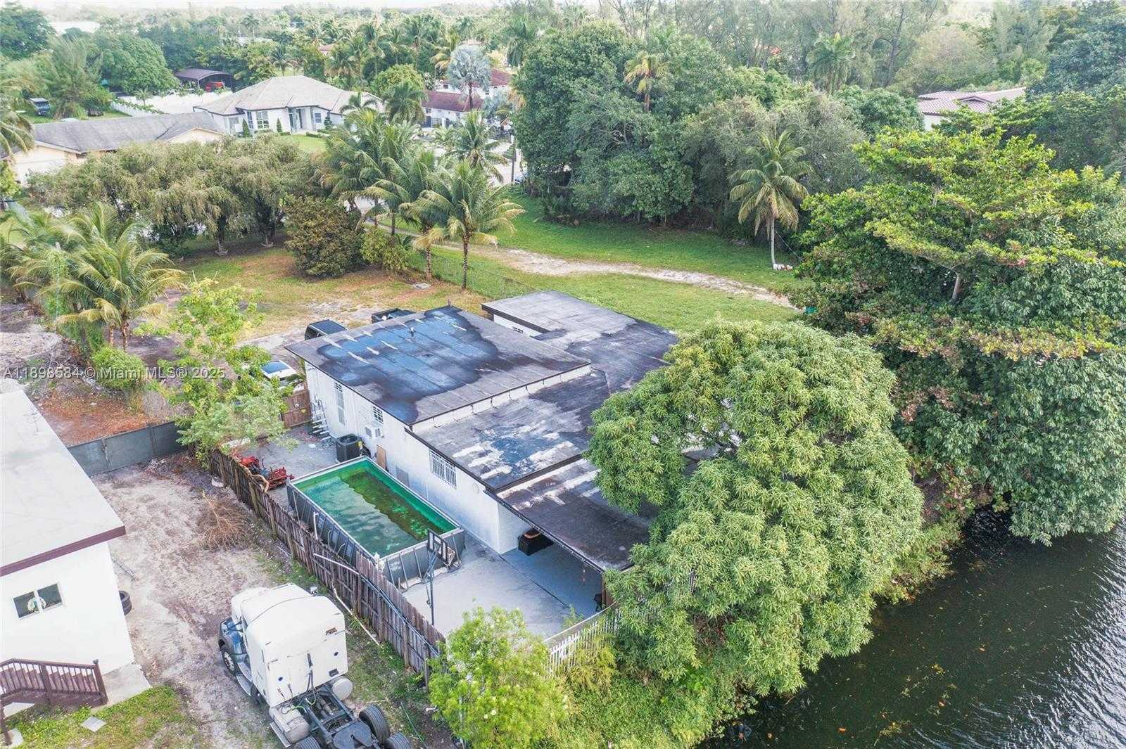 Small Image of 2020 NORTH WEST 107TH ST, Miami Number 37