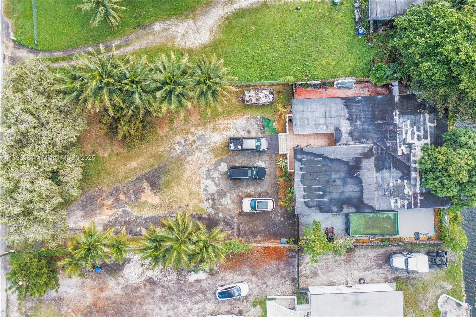 Small Image of 2020 NORTH WEST 107TH ST, Miami Number 38