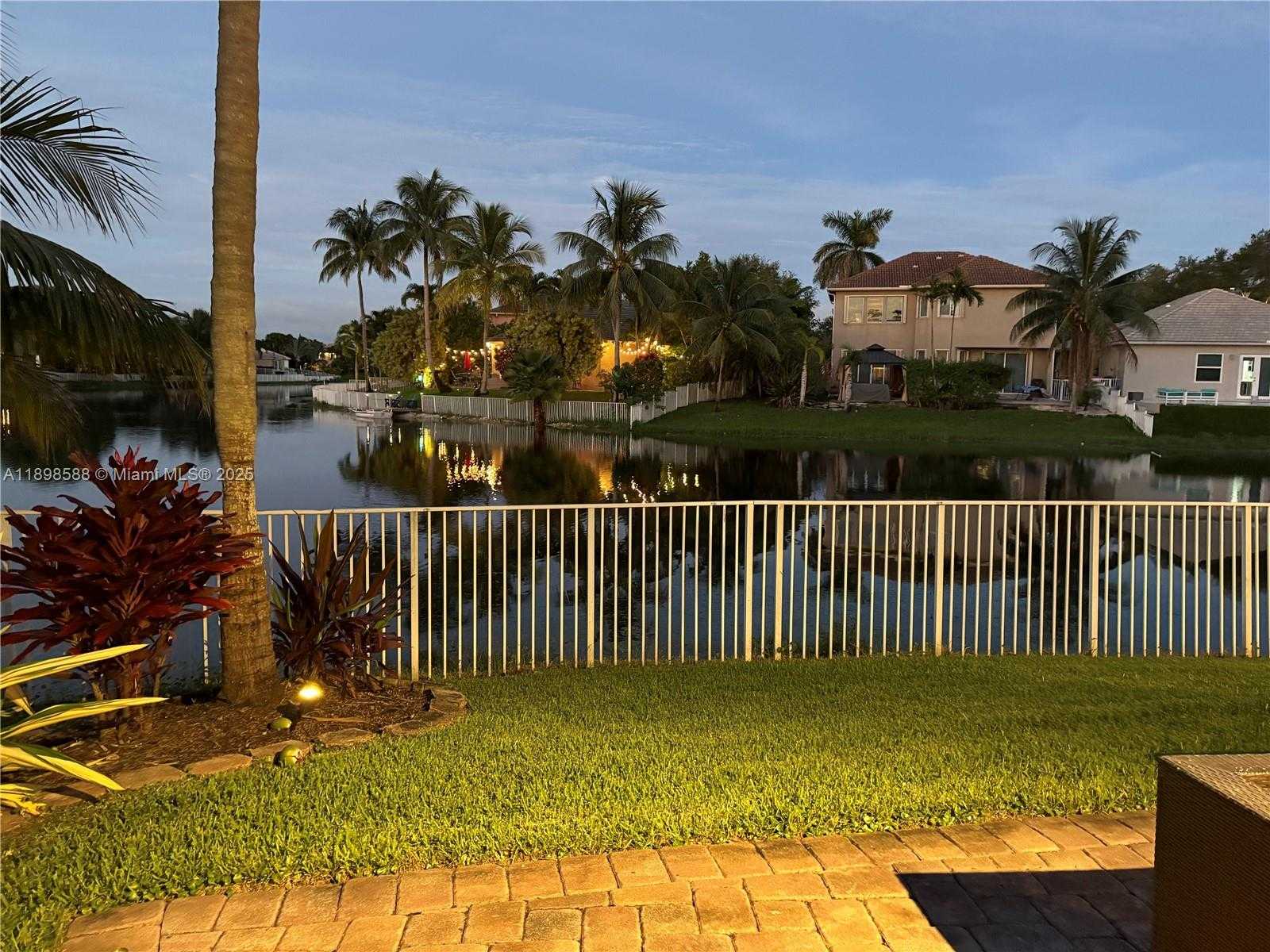 Small Image of 2929 SOUTH WEST 134TH AVE, Miramar Number 71
