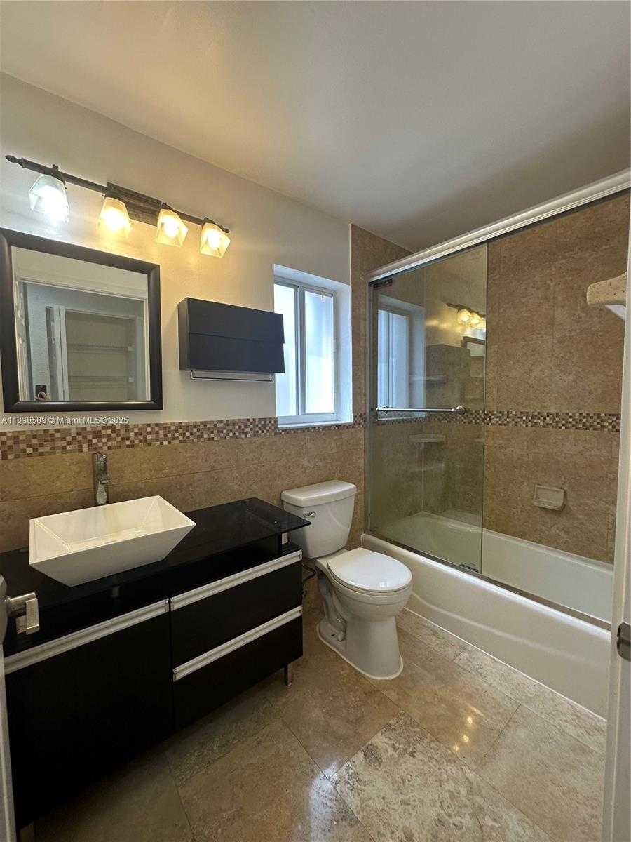 Small Image of 4279 GREENBRIAR LN, Weston Number 13
