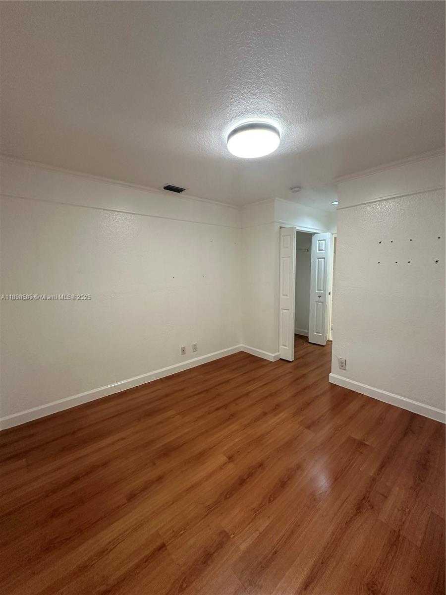 Small Image of 4279 GREENBRIAR LN, Weston Number 14