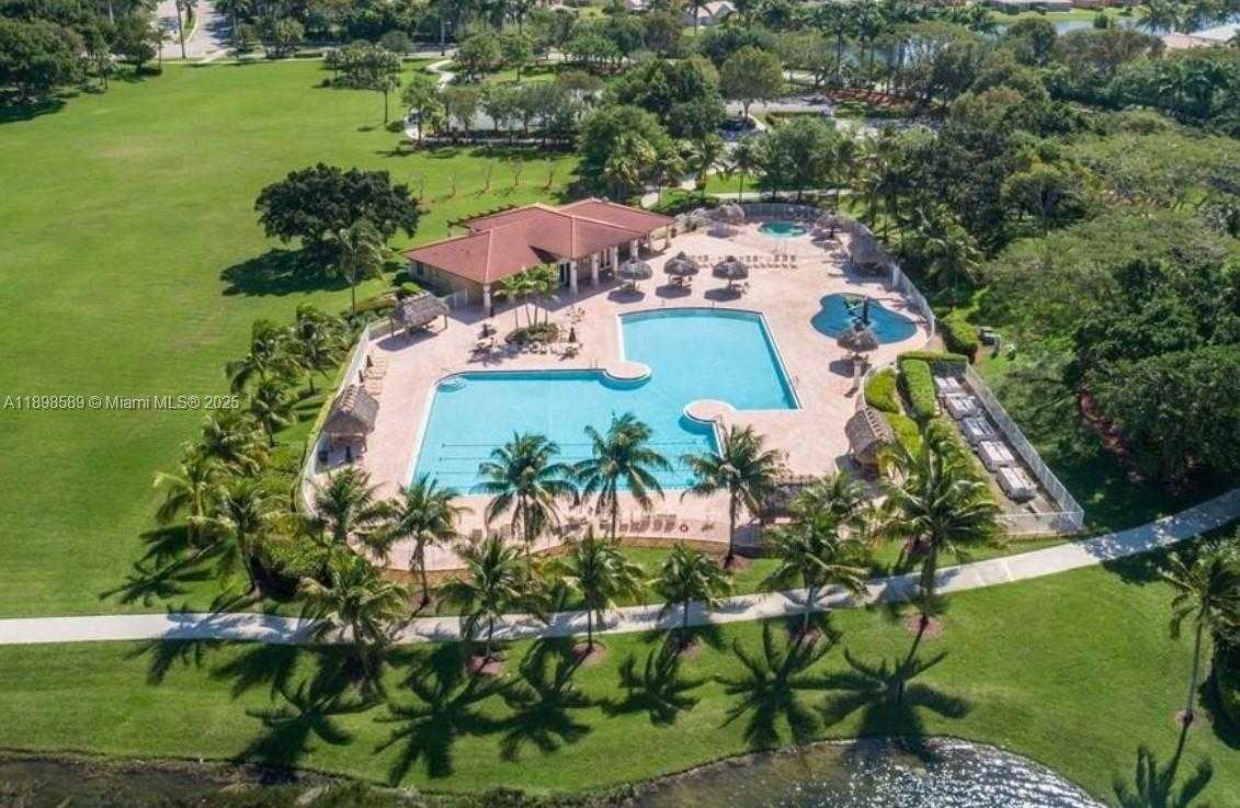 Small Image of 4279 GREENBRIAR LN, Weston Number 17