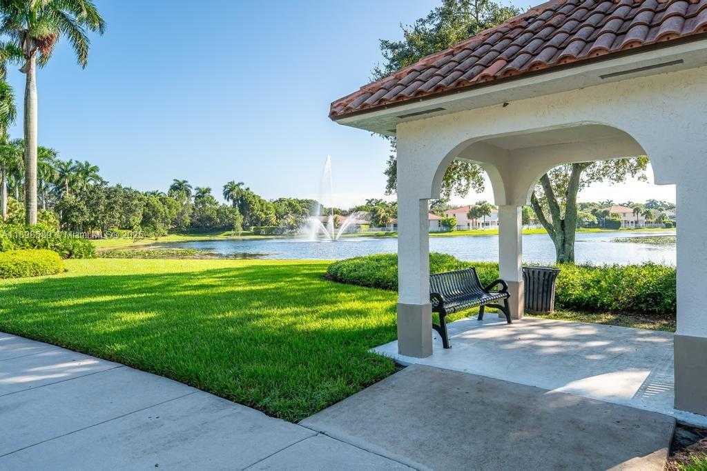 Small Image of 4279 GREENBRIAR LN, Weston Number 18