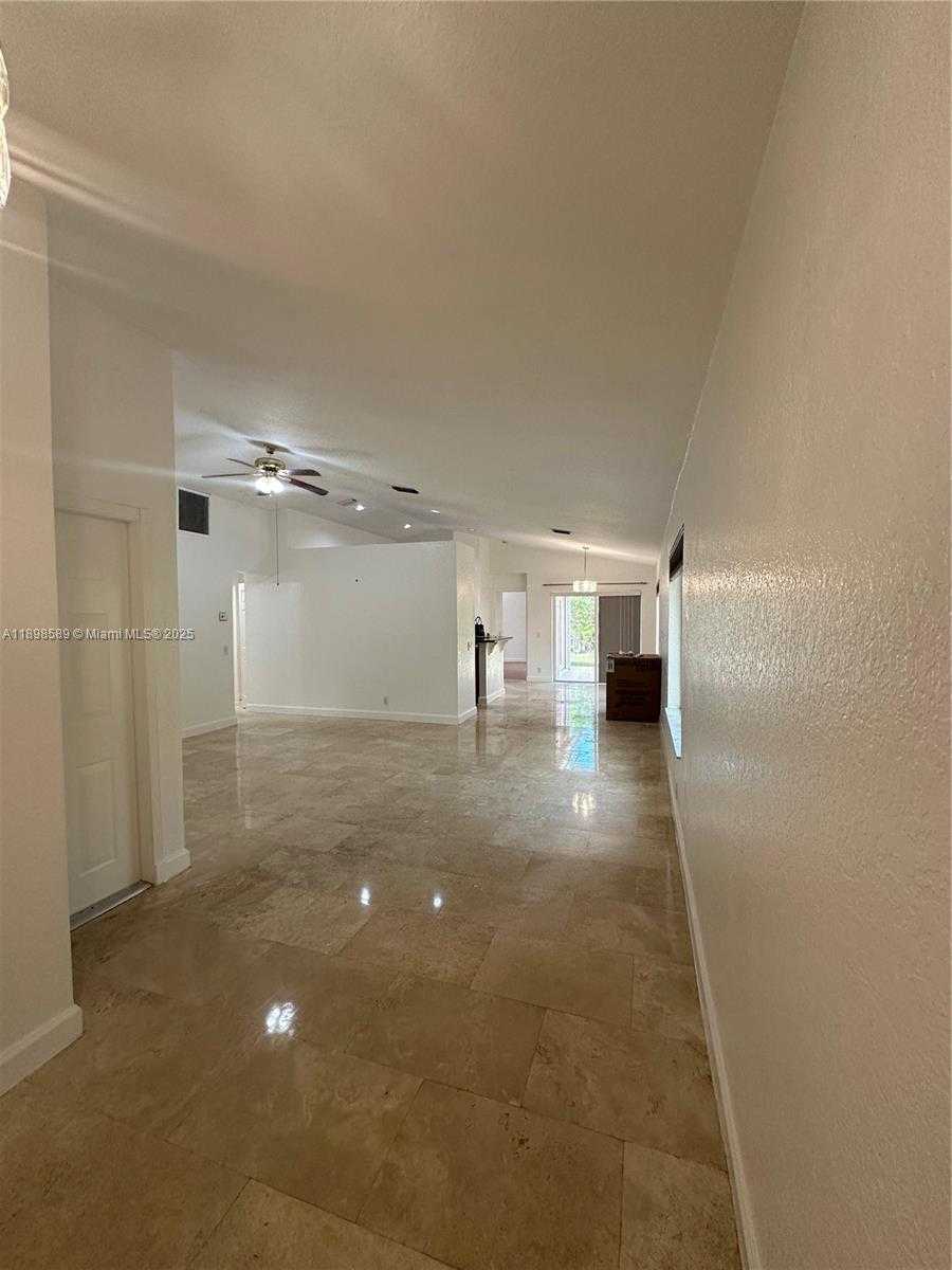 Small Image of 4279 GREENBRIAR LN, Weston Number 4