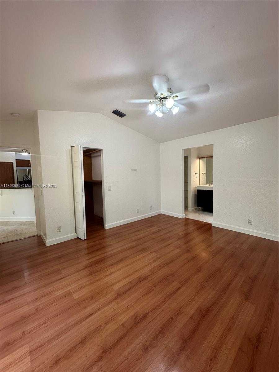Small Image of 4279 GREENBRIAR LN, Weston Number 7