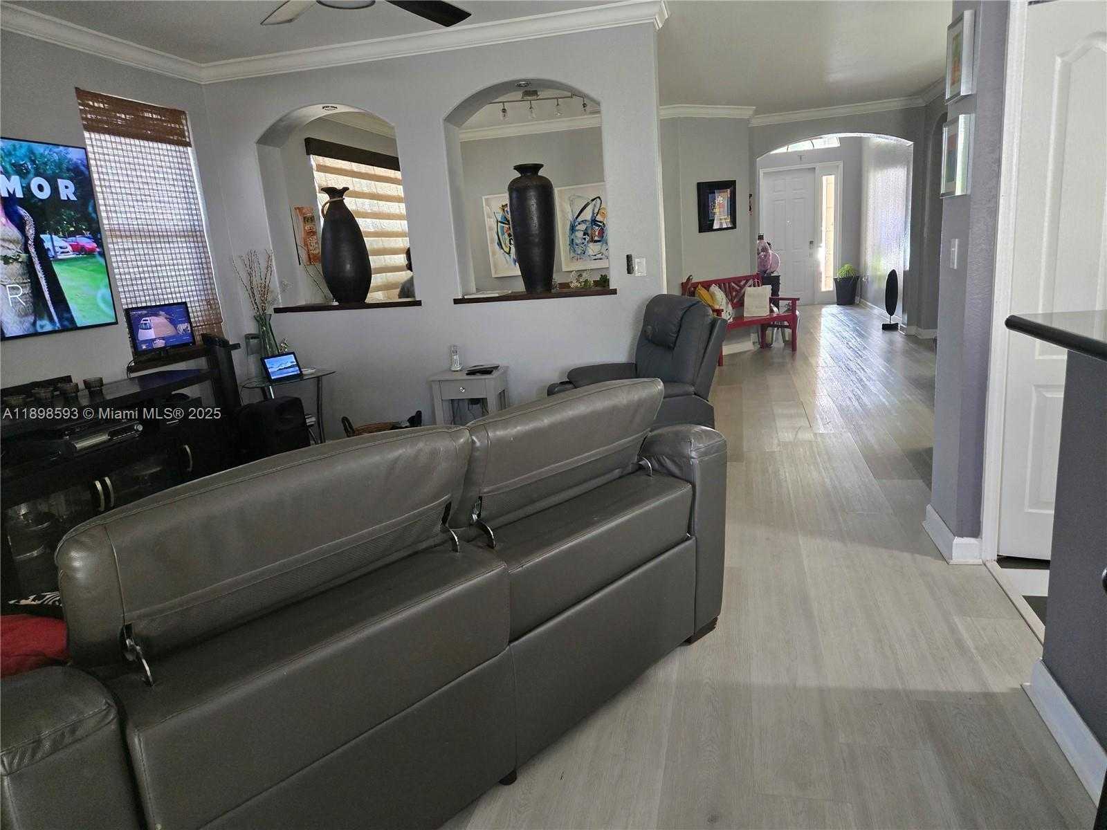 Small Image of 11141 NORTH WEST 77TH TER, Doral Number 33