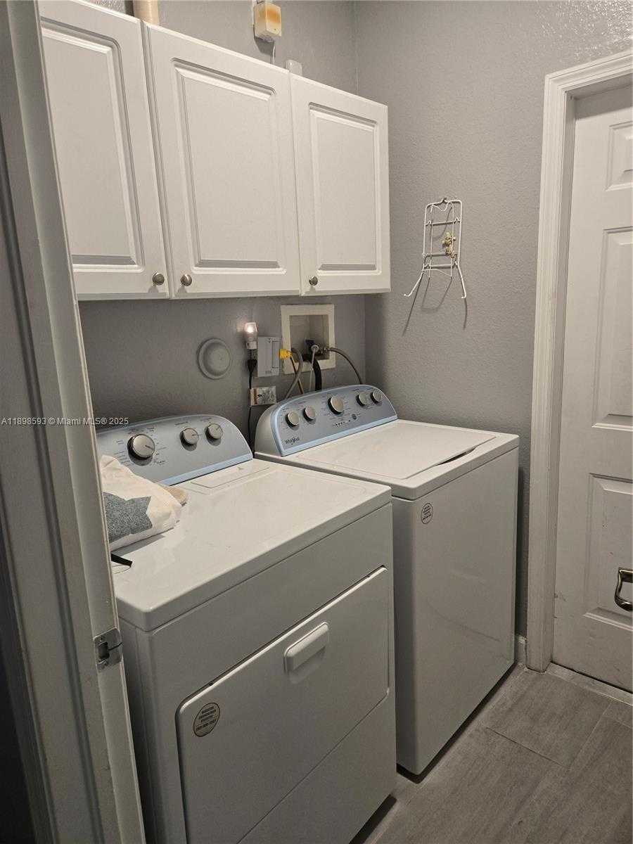 Small Image of 11141 NORTH WEST 77TH TER, Doral Number 34