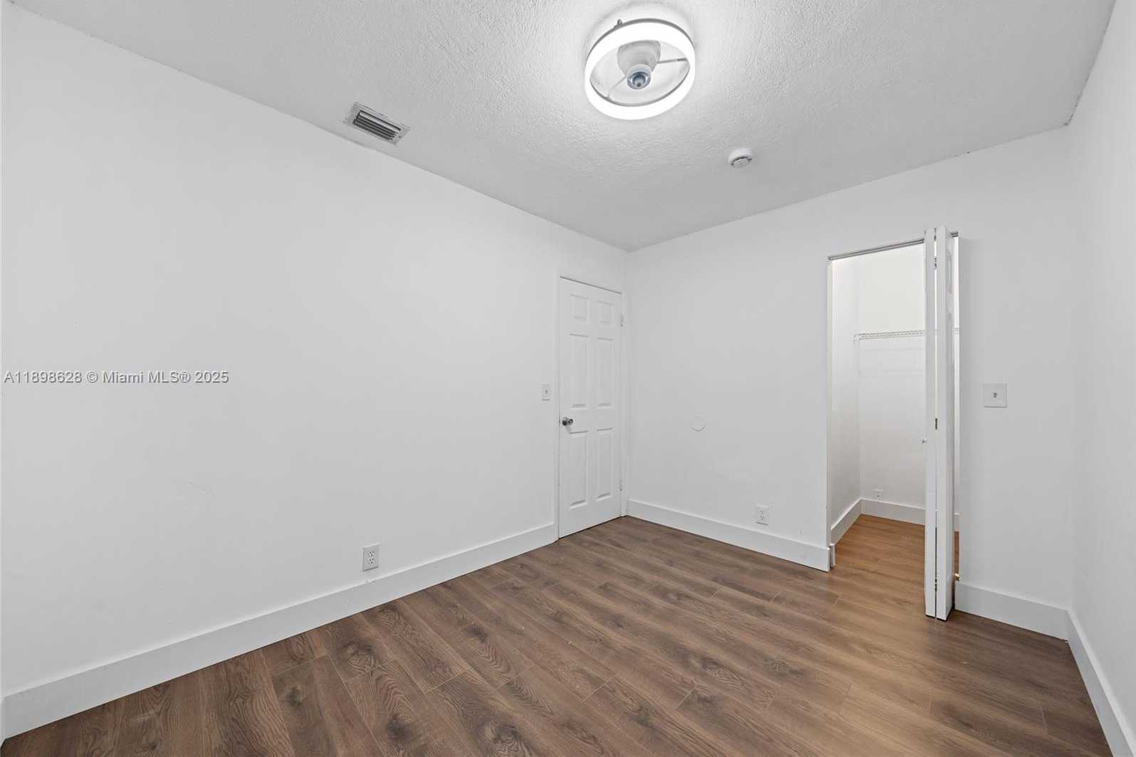 Small Image of 7705 KIMBERLY BLVD, North Lauderdale Number 15