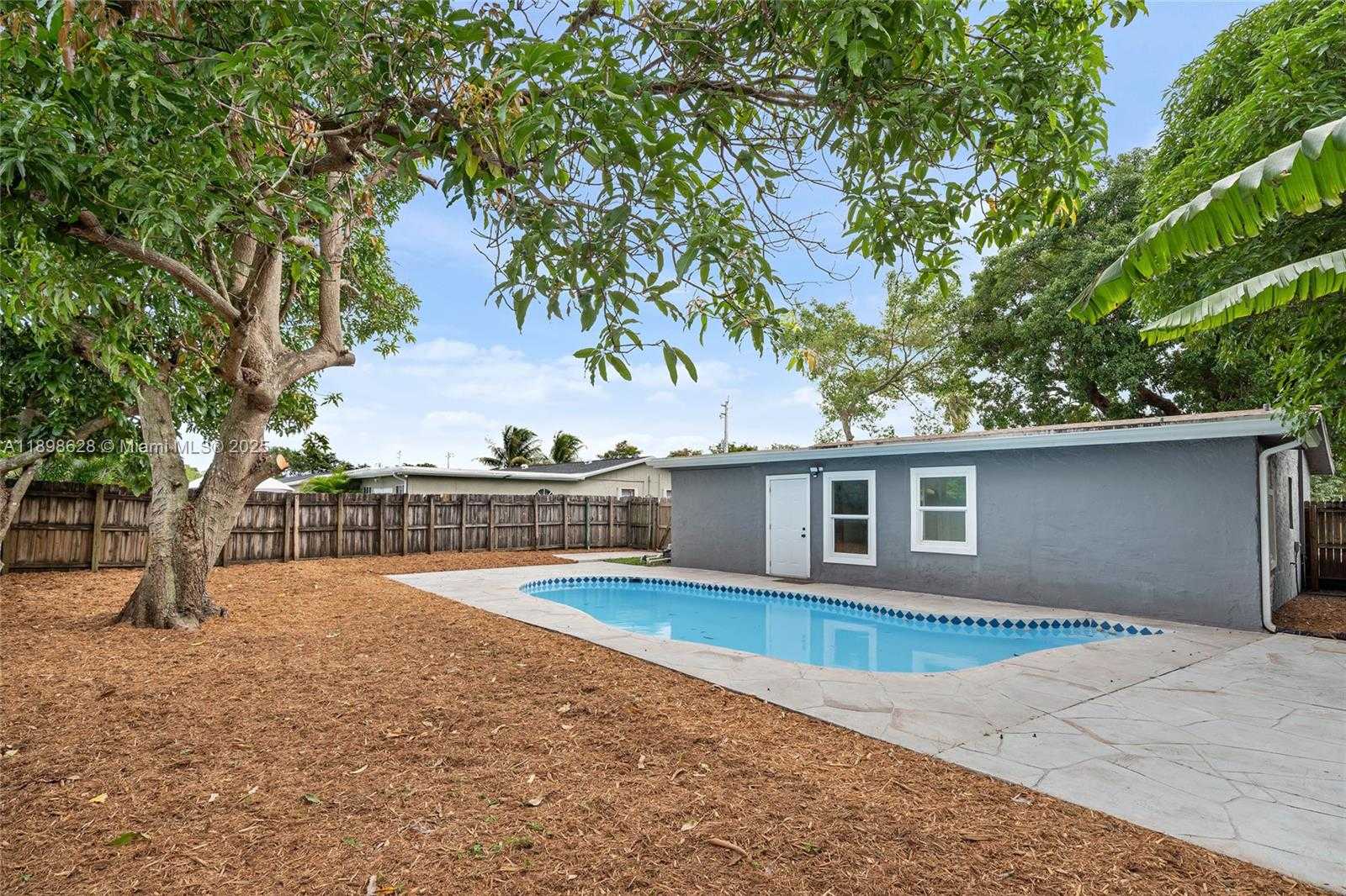 Small Image of 7705 KIMBERLY BLVD, North Lauderdale Number 3