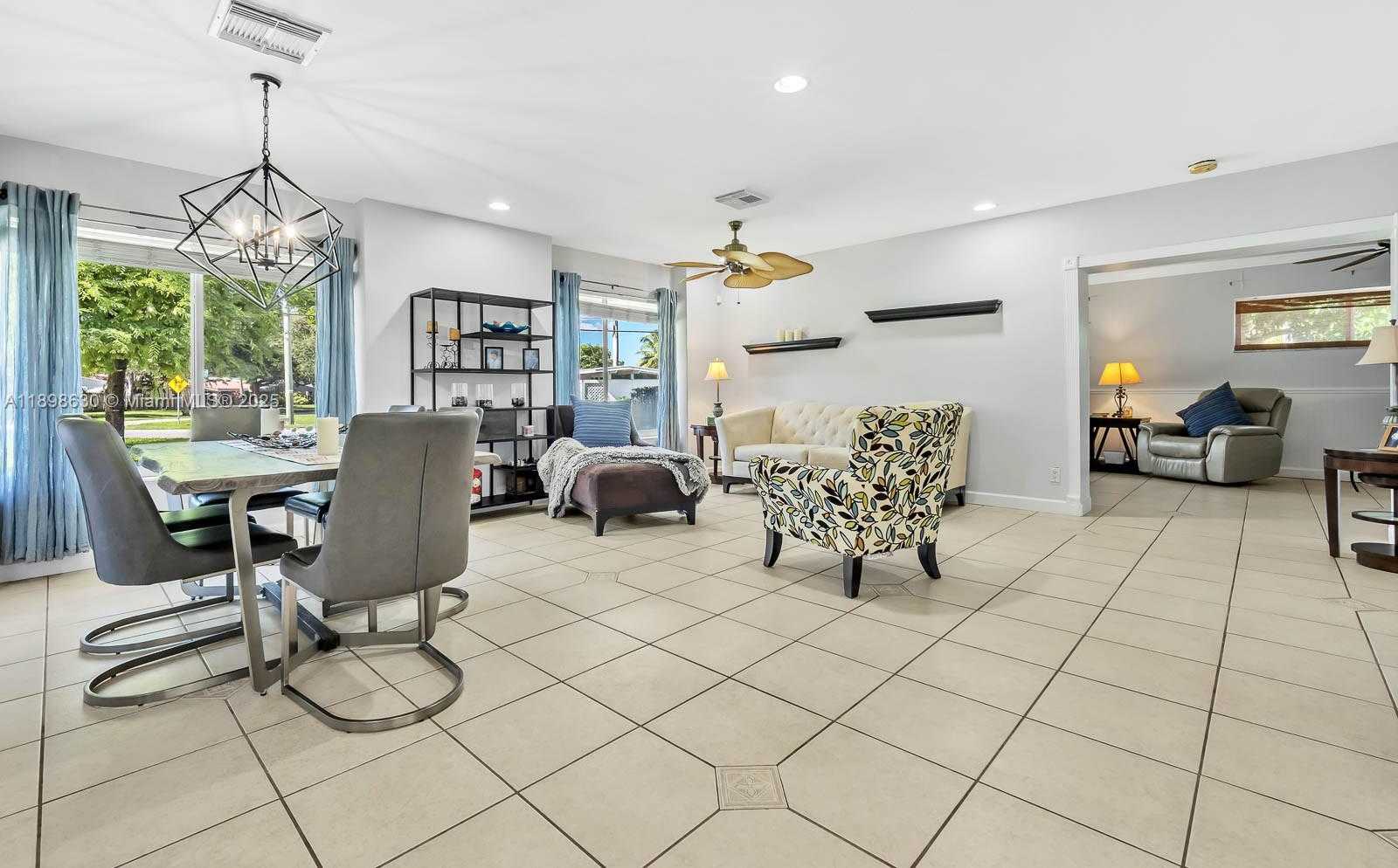 Small Image of 3439 CLEVELAND ST, Hollywood Number 11