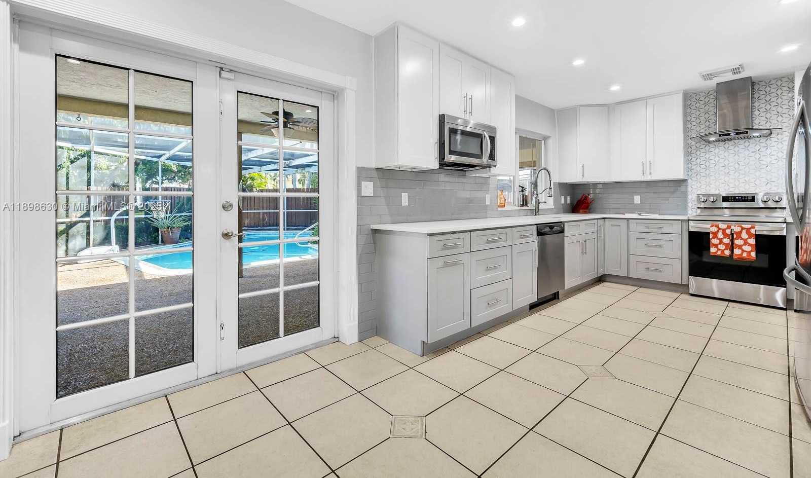 Small Image of 3439 CLEVELAND ST, Hollywood Number 20