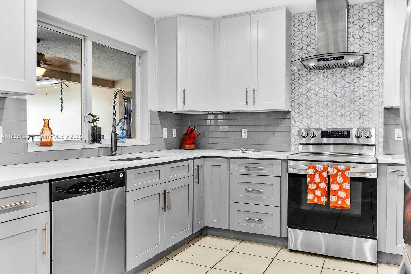 Small Image of 3439 CLEVELAND ST, Hollywood Number 22
