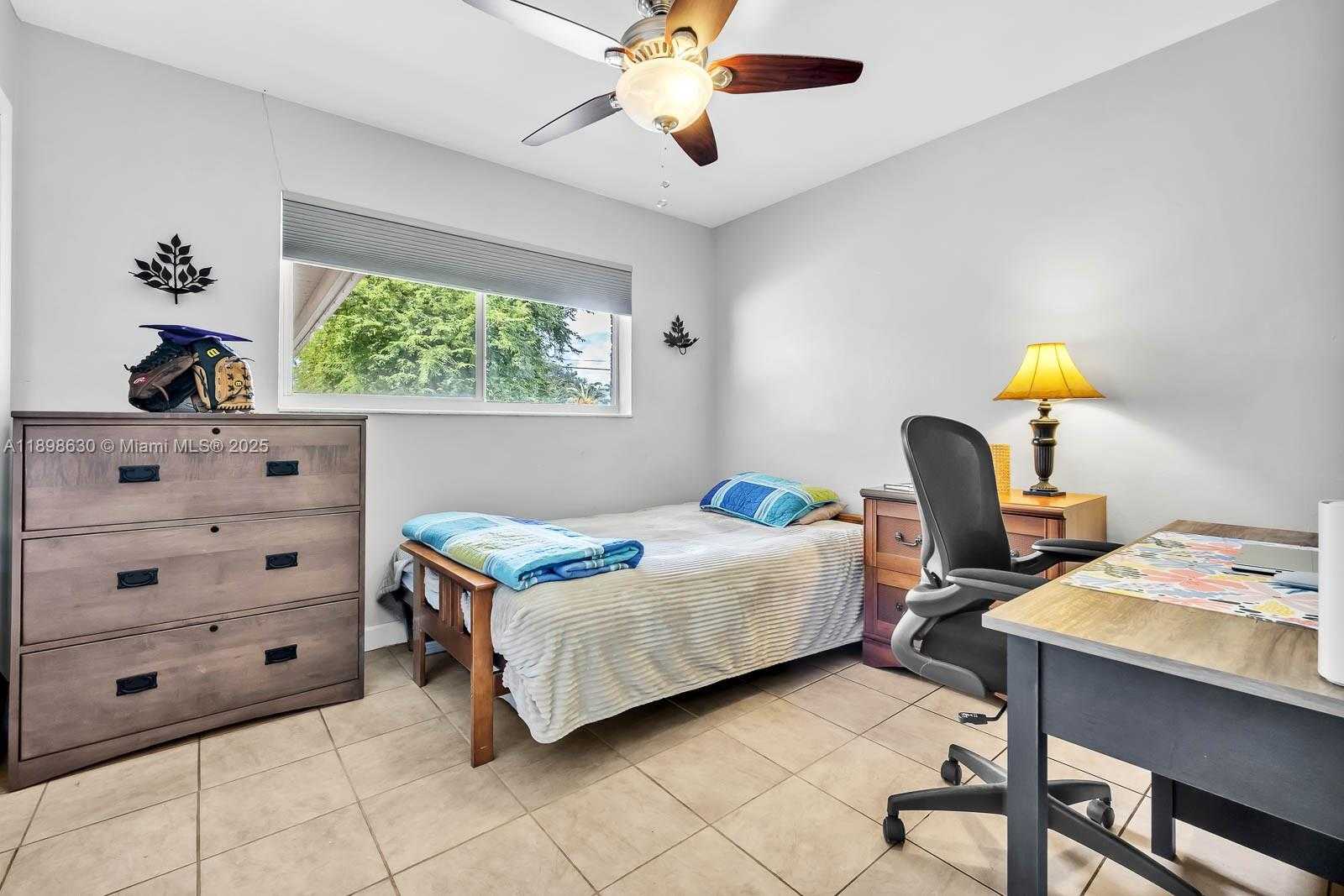 Small Image of 3439 CLEVELAND ST, Hollywood Number 23
