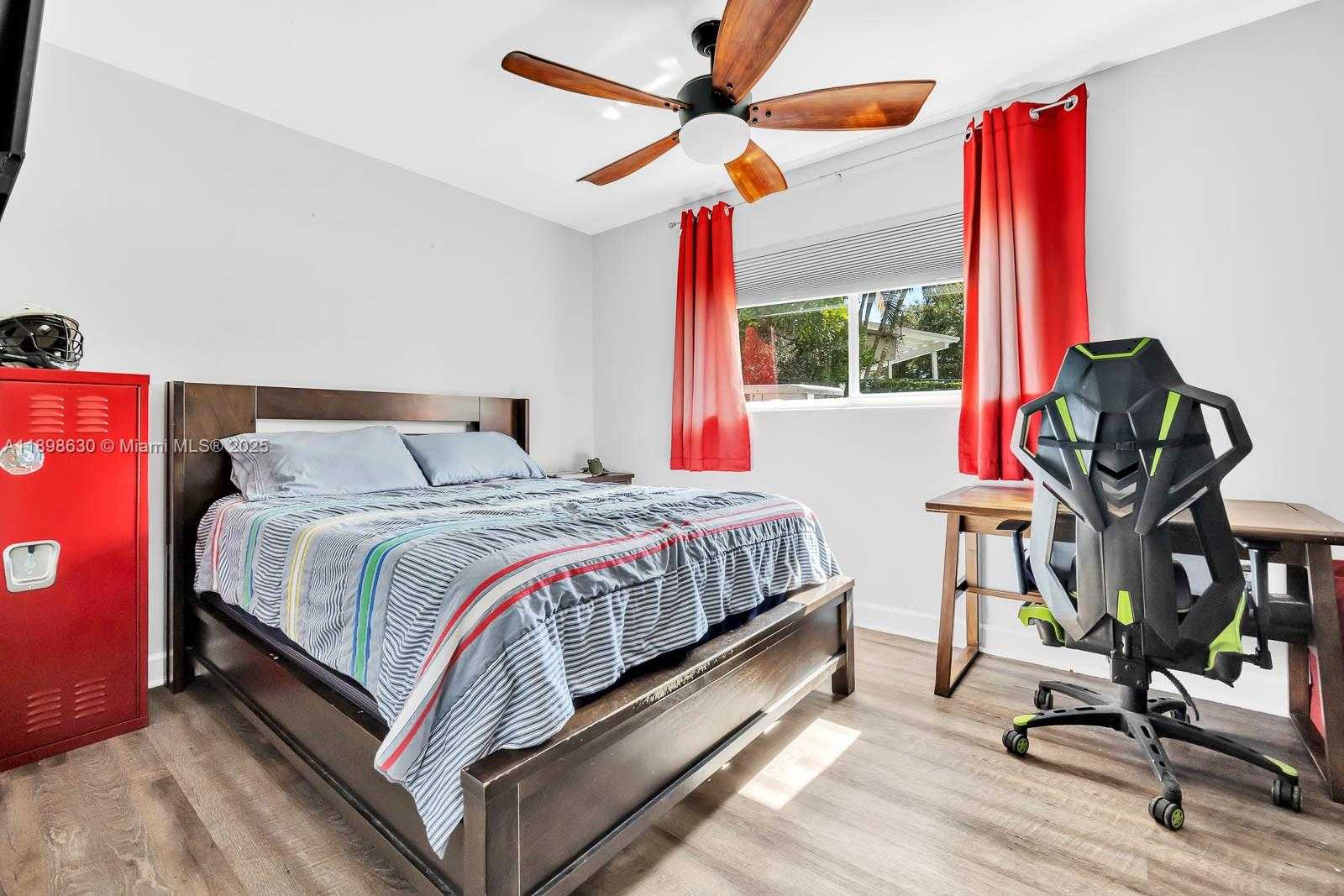 Small Image of 3439 CLEVELAND ST, Hollywood Number 27