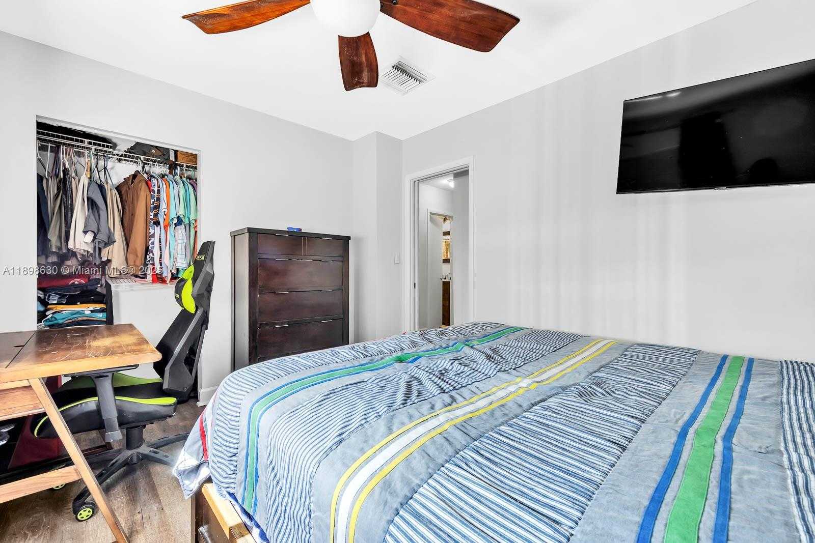 Small Image of 3439 CLEVELAND ST, Hollywood Number 28