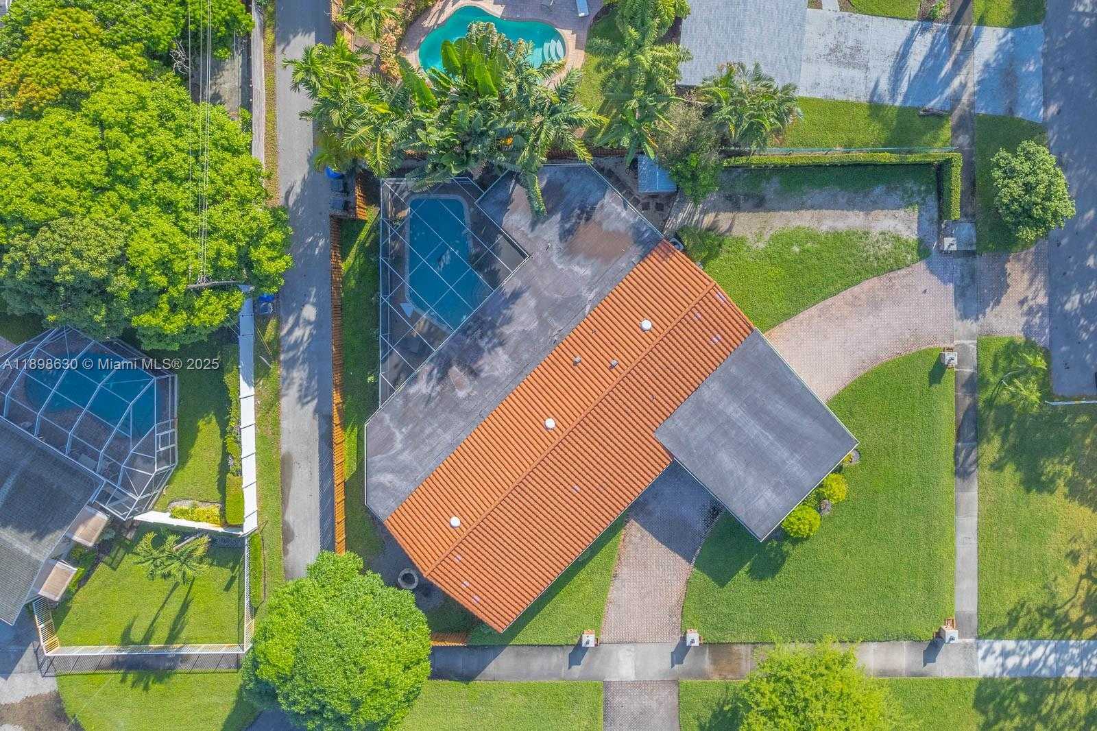 Small Image of 3439 CLEVELAND ST, Hollywood Number 45